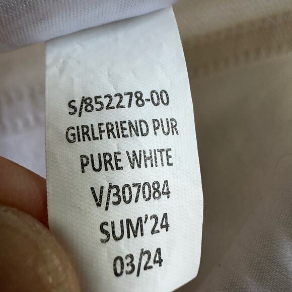 NEW Banana Republic Pure White Girlfriend Jeans Size 28 / 6 Minimalist Preppy - Picture 7 of 7